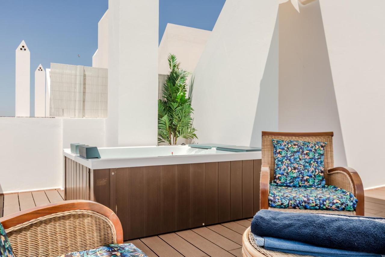 Seascape Private Pool & Rooftop Jacuzzi With Sea View Near Manta Rota